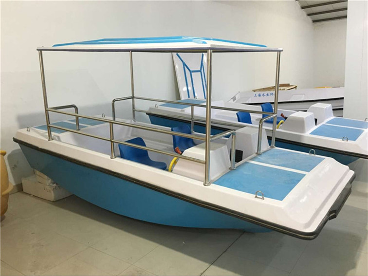 6人自排水電動船