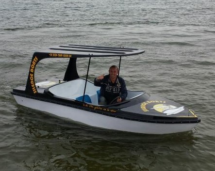 4人電動(dòng)船